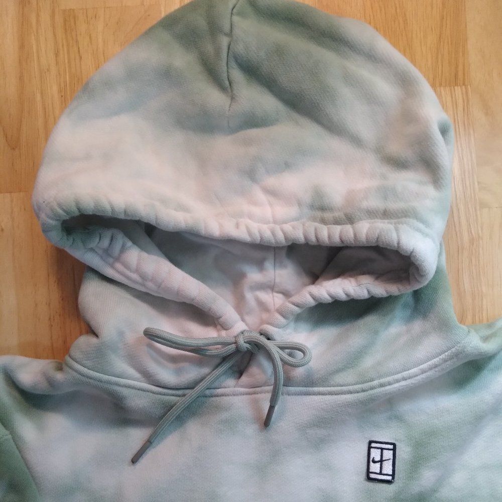 Nike Tennis Tie Dye Cropped Hoodie Sweatshirt